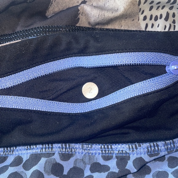 RARE Lululemon Blue Cheetah Speed Up Short 4-Way Stretch - Picture 6 of 6